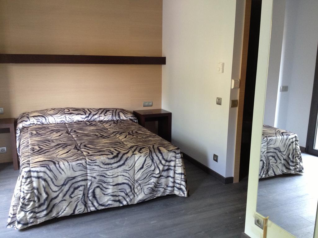 Hotel 9 Sant Antoni Ribes De Freser Quarto foto